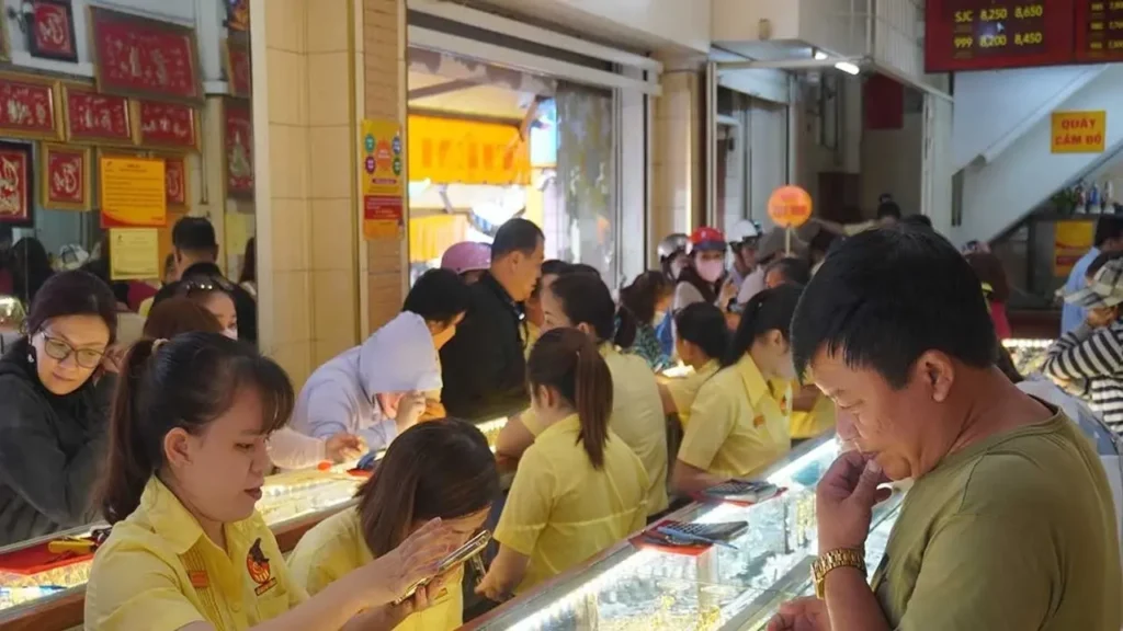 تغيرات جديدة في أسعار الذهب لدى SJC وDOJI وBTMC والأسواق العالمية